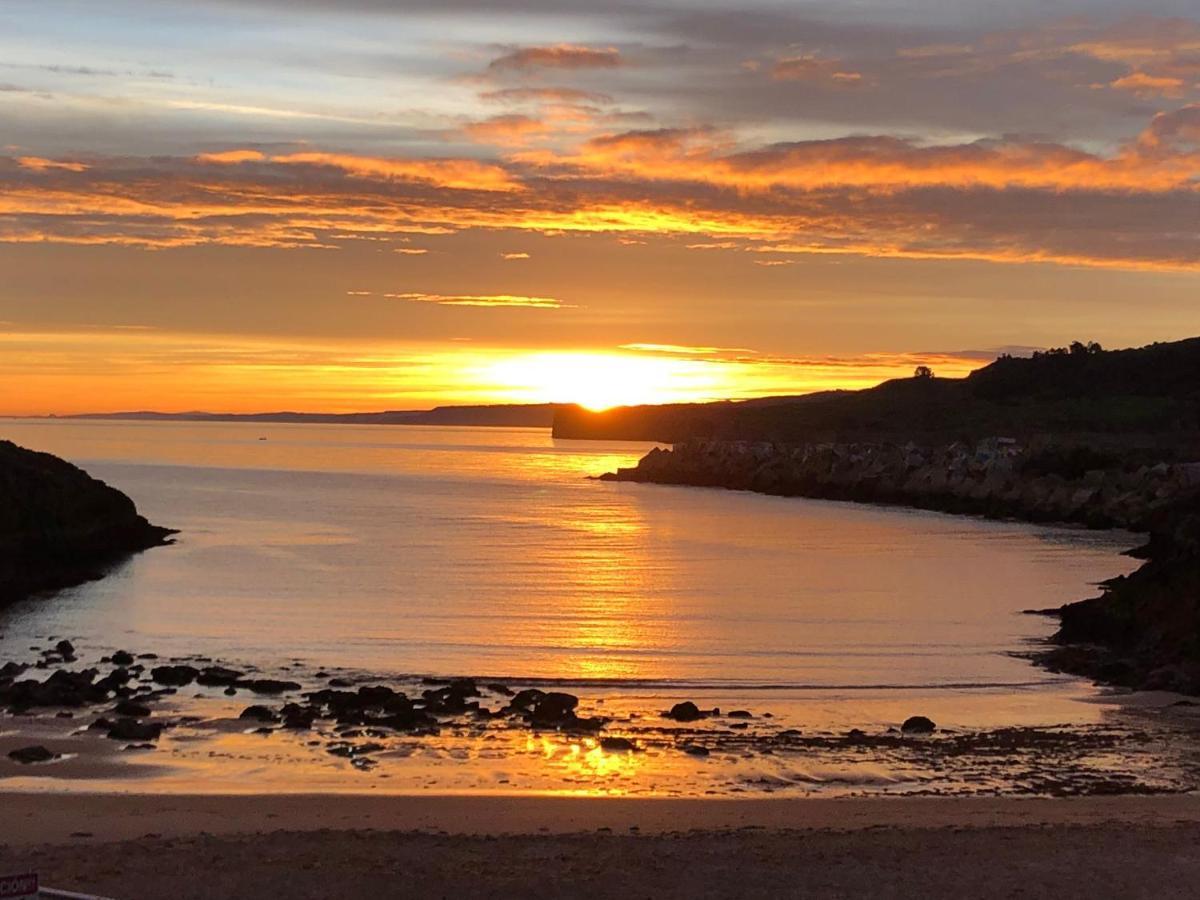 Babilonia, apartamento tranquilo y céntrico en Llanes Esterno foto